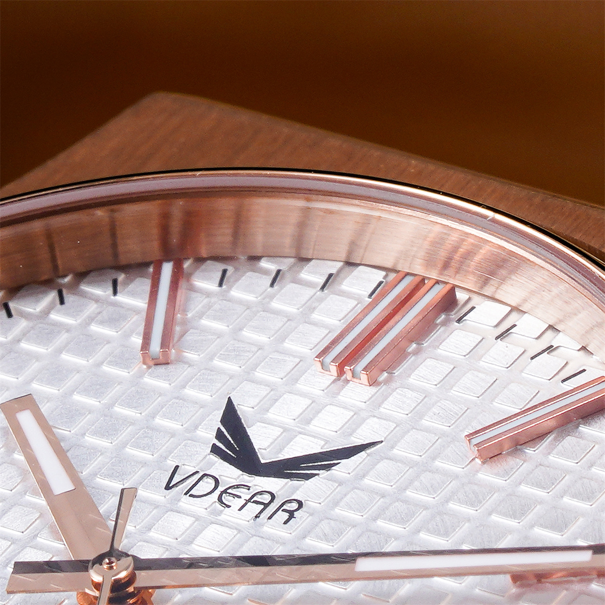 Vdear Lattice Pattern Dial With Date Quartz Watch Rose Gold Case Luminous Hands 5bar Waterproof Men Wristwatch 11