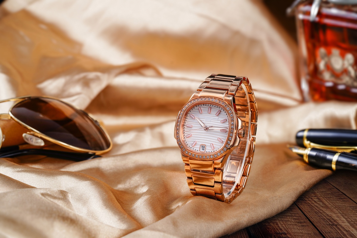 Vdear 34mm Square Case Ripple Dial With Luminous Hands Lady Quartz Watch Diamond Bezel Calendar Small Women Wristwatch 10