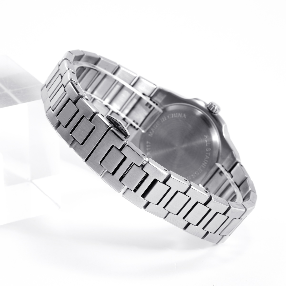 Vdear 30mm Square Case 3d Wavy Dial Luminous Date Lady Watch Luxury Quartz Women Watch 14