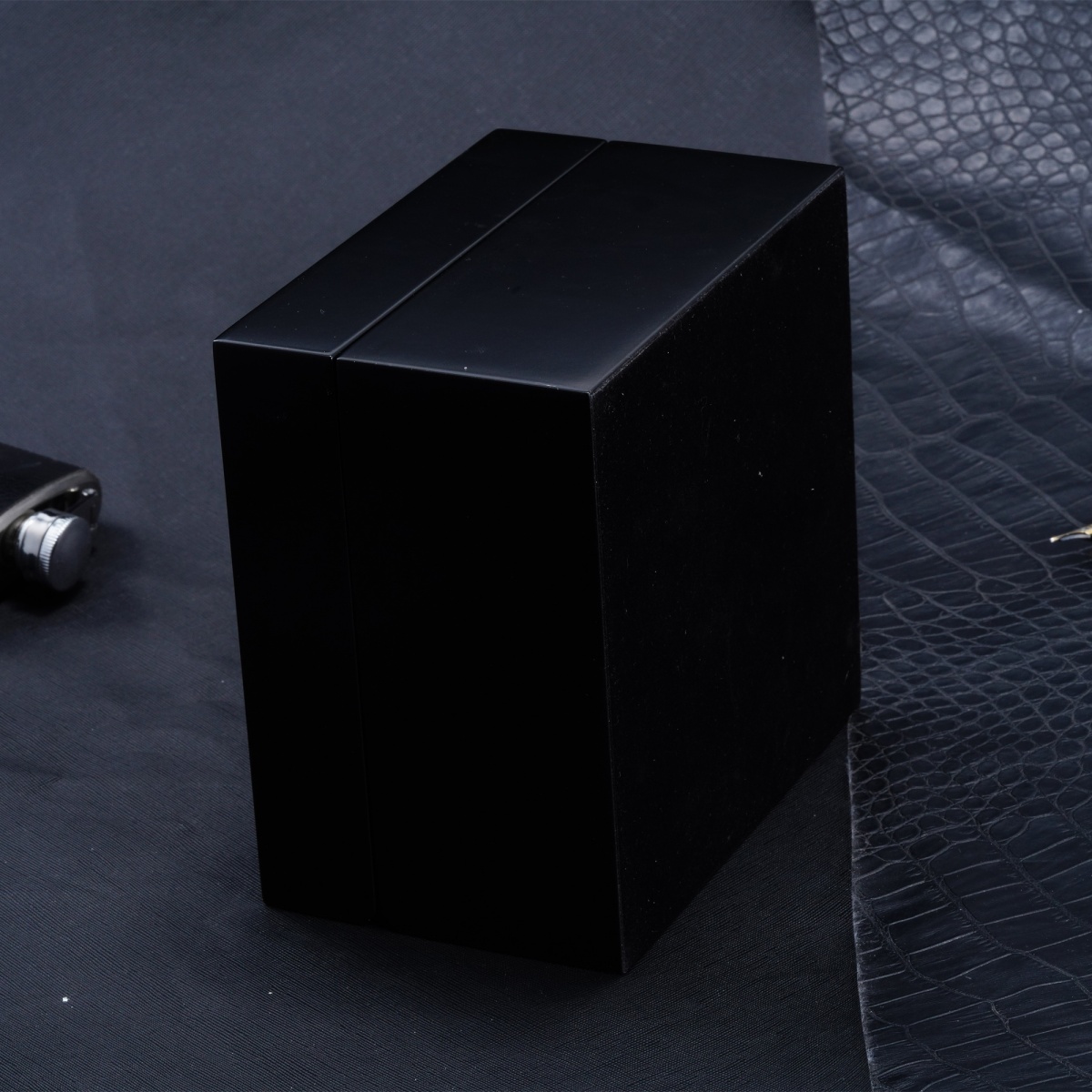 Vdear Wood Flip Up Watch Box With Anti Slip Bottom Matte Black Watch Travel Cases 14