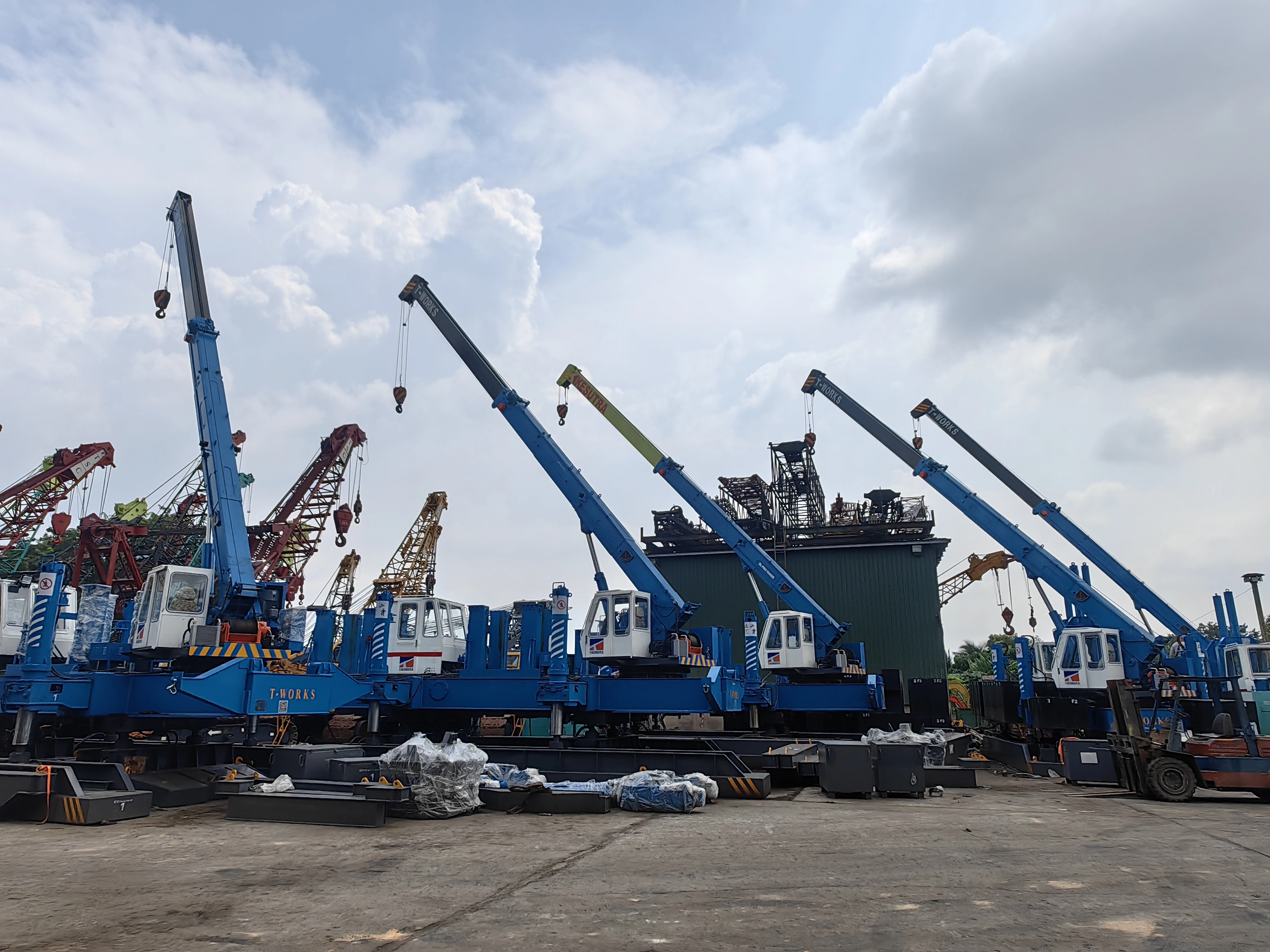 Professional Best New 240tons /200tons  delivery to Malaysia  for hydraulic static pile driver  by T-works 1