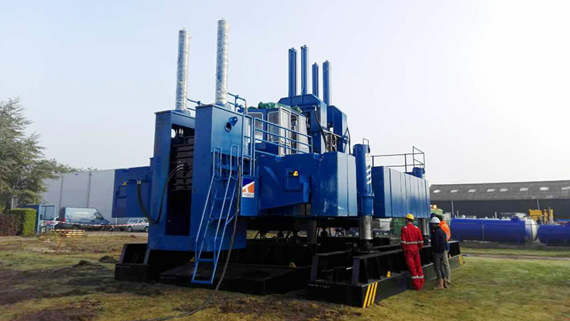The first unit of hydraulic static pile driver to West Europe 2