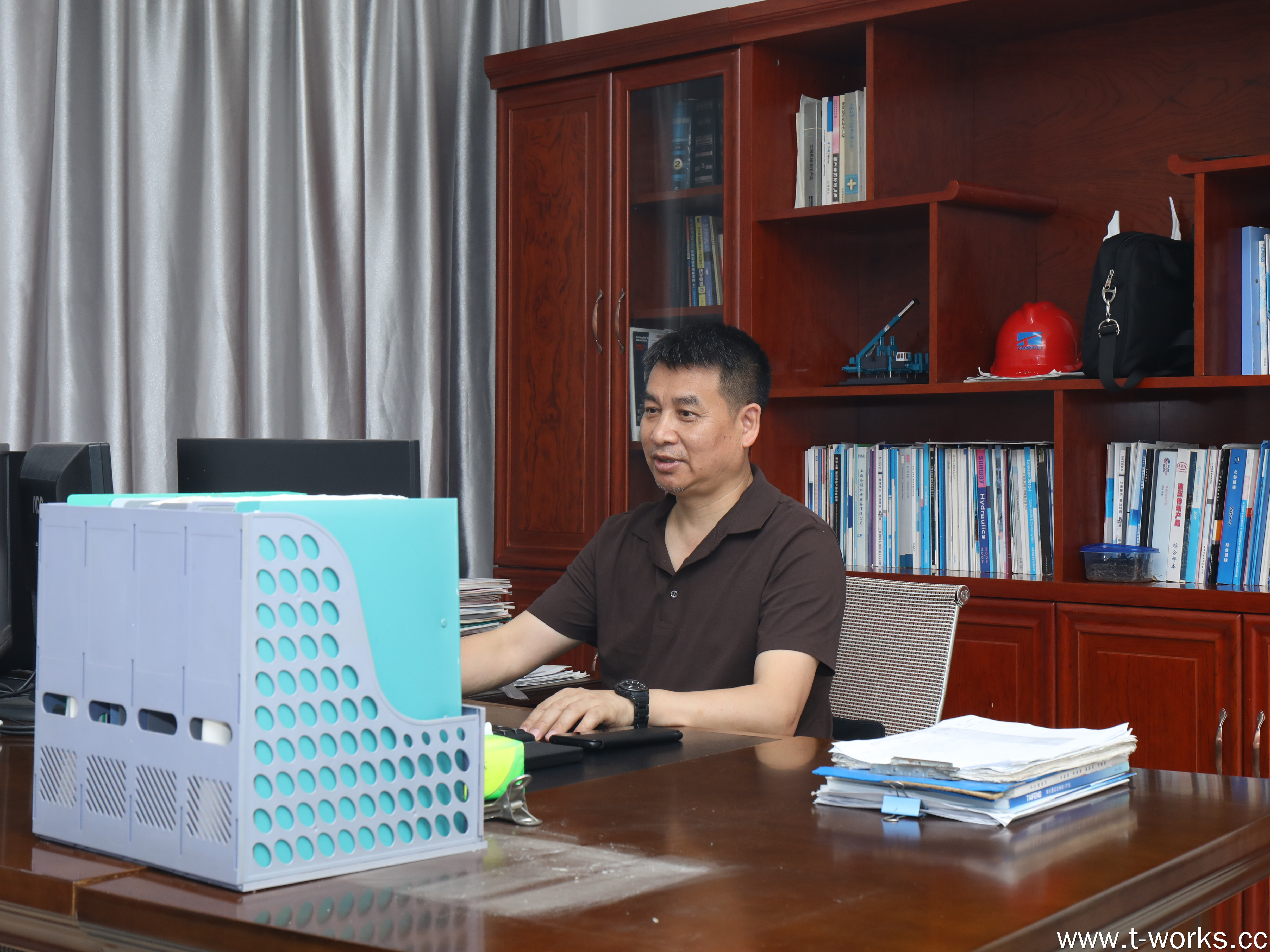 The Ultimate Hydraulic Static Pile Driver for Your Projects? | T-works 4