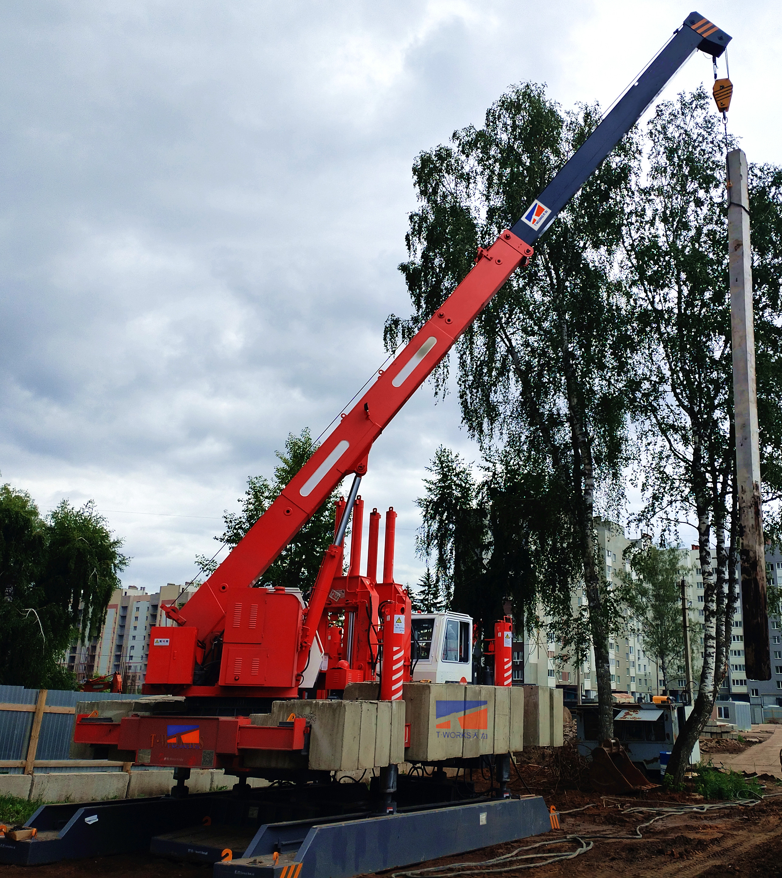 T-works mini hydraulic static pile driver 80tons to 180tons 1
