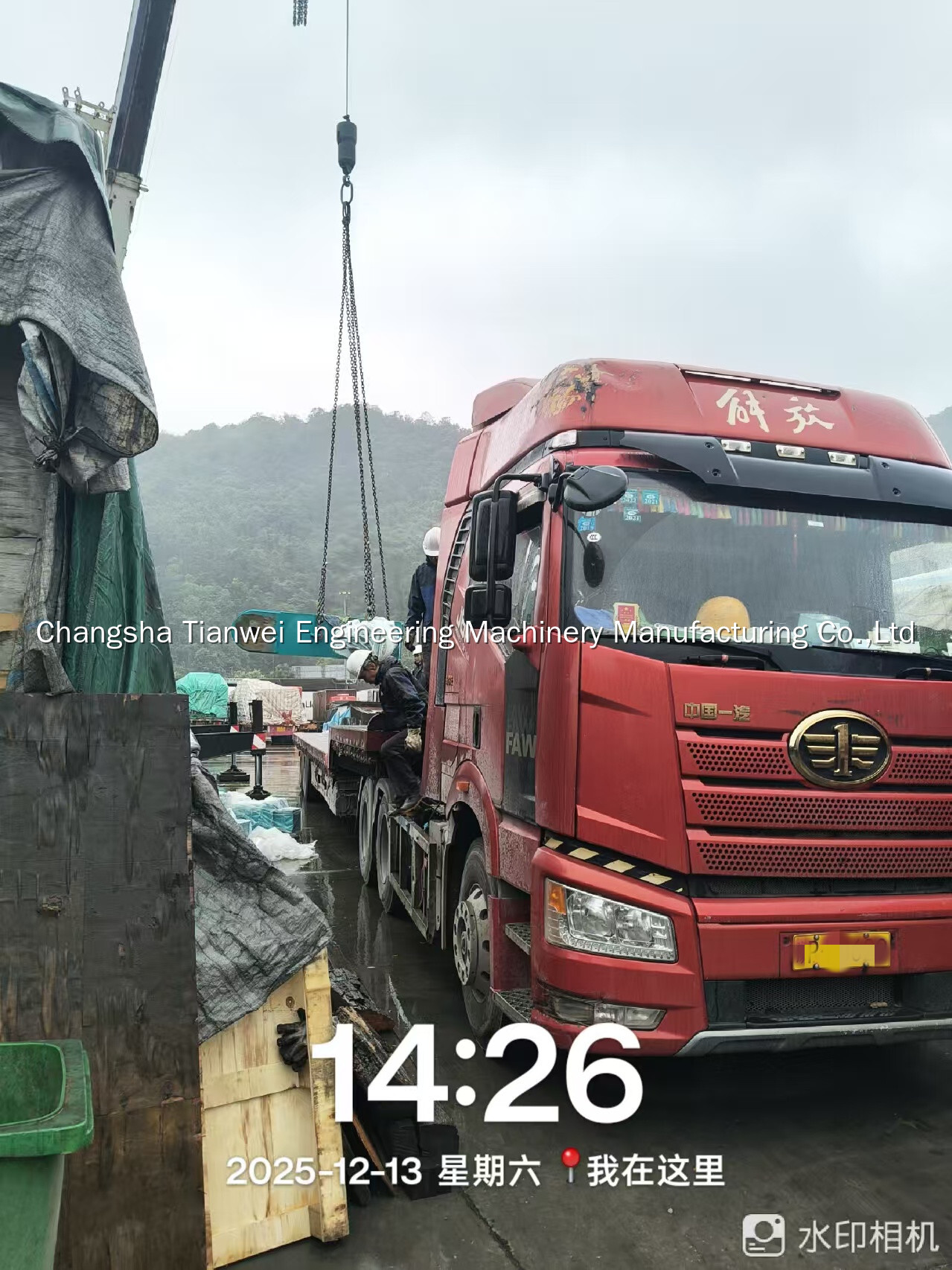 Four T·WORKS Medium-Tonnage Hydraulic Static Pile Drivers Land in Vietnam in Order! 3