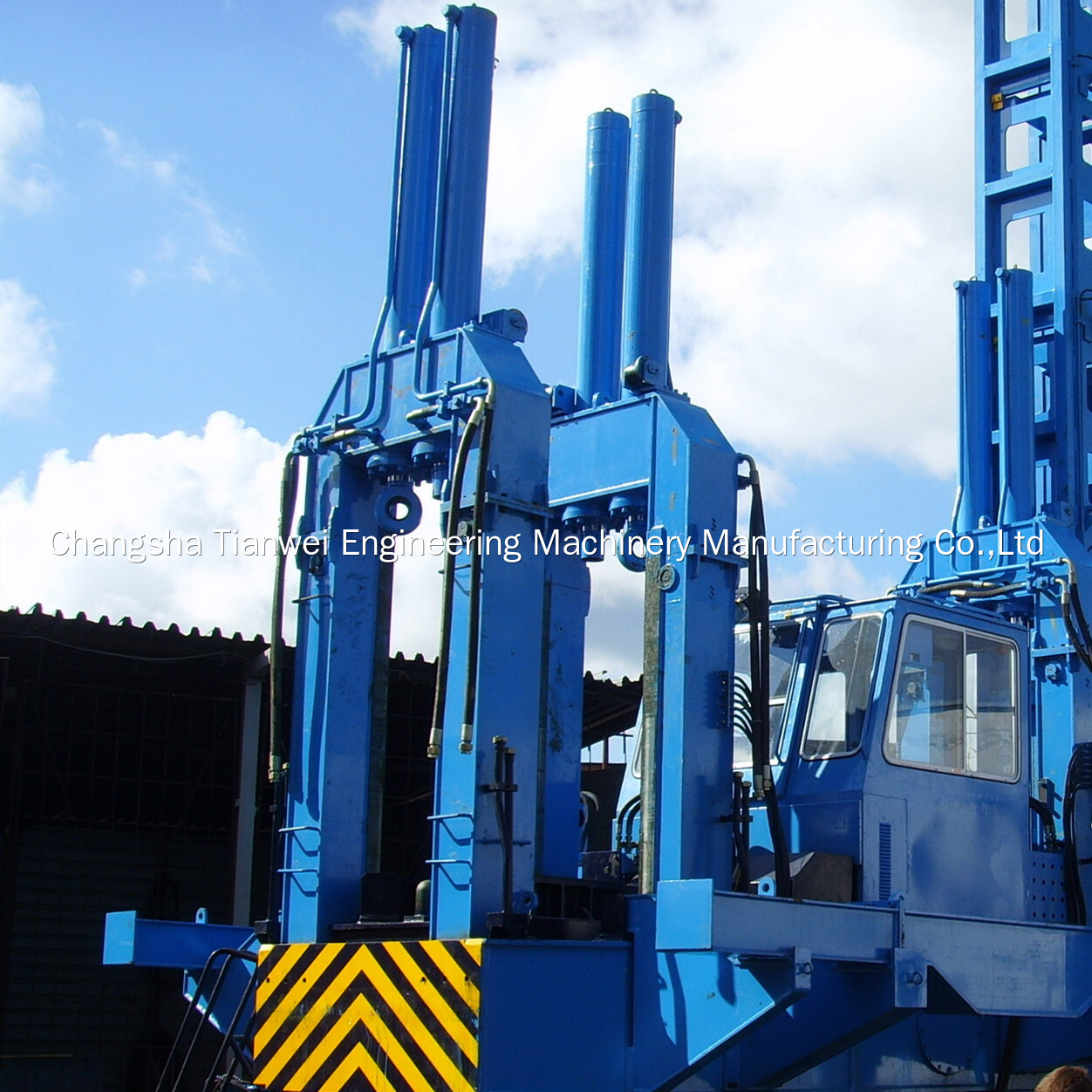 T-works Pile Driver Construction Science 5 : Prevention and Treatment of Gradual Verticality Deviation During Piling 3