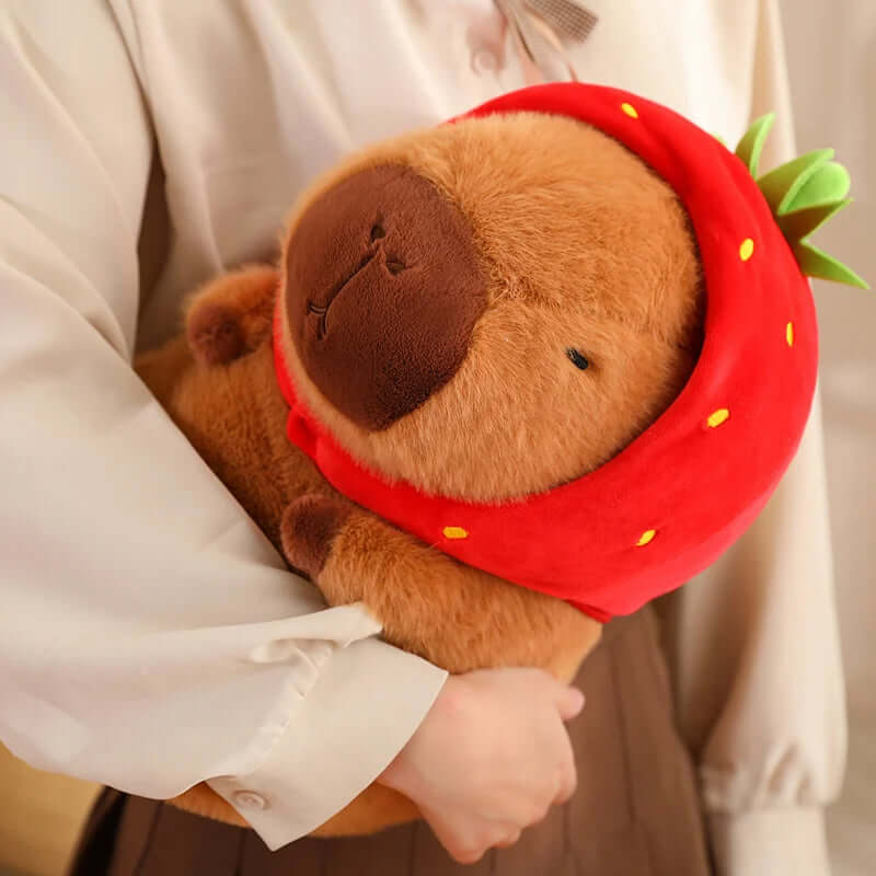 Peluche capybara toute douce portant un chapeau fraise, décoration d'anniversaire, adorable peluche capybara pour filles et garçons 13