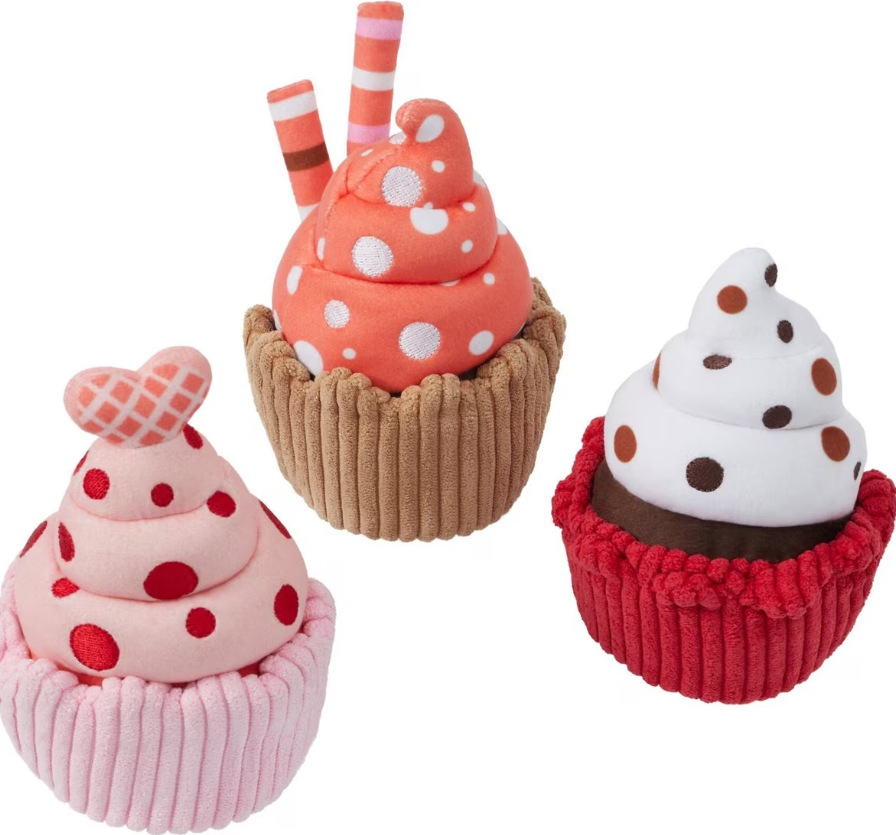 Eco-Friendly Fabric Cute Valentine Cupcakes Plush Valentine's Day Cake Plush Toy Pillow ODM/OEM 3