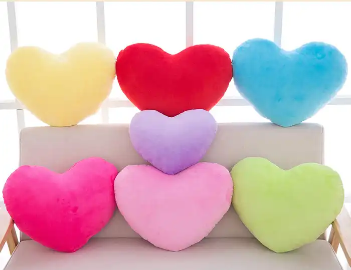 Cheaper Price Gift Plush Valentine Heart Cushion Factory Supply Wholesale Cartoon Heart Toy Stuffed Soft Heart pillow 3
