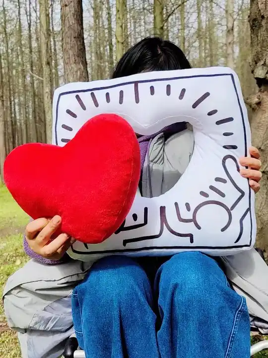 Wholesale New Design Stuffed Plush Pillow Forever Love Soft Plush Pillow 4