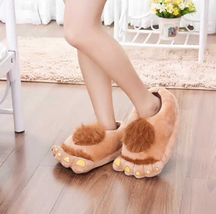 Creative Chunky Men Warm Paw Slippers Unisex Size Faux Fur Shoes Designer Bigfoot Indoor Shoes slipper 3