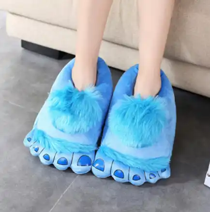 Creative Chunky Men Warm Paw Slippers Unisex Size Faux Fur Shoes Designer Bigfoot Indoor Shoes slipper 4