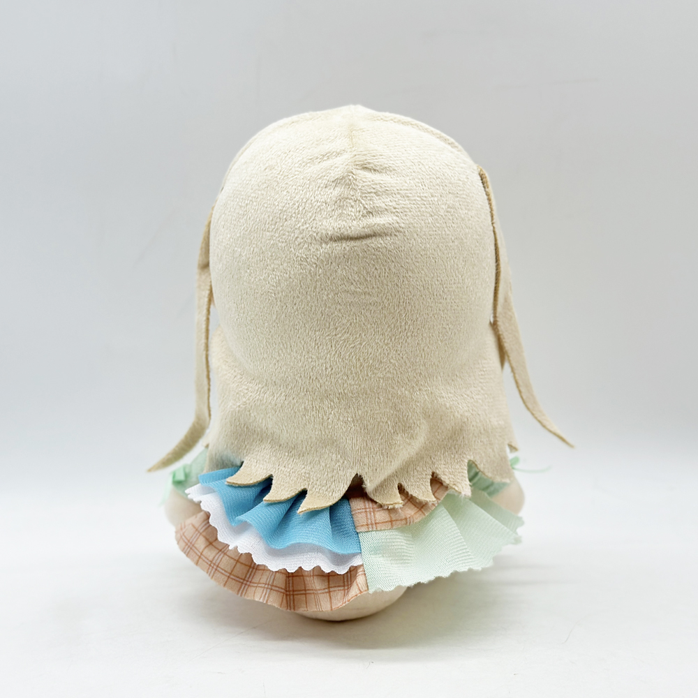 Милая плюшевая игрушка в виде аниме-фигурки девочки в красивом платье. 1