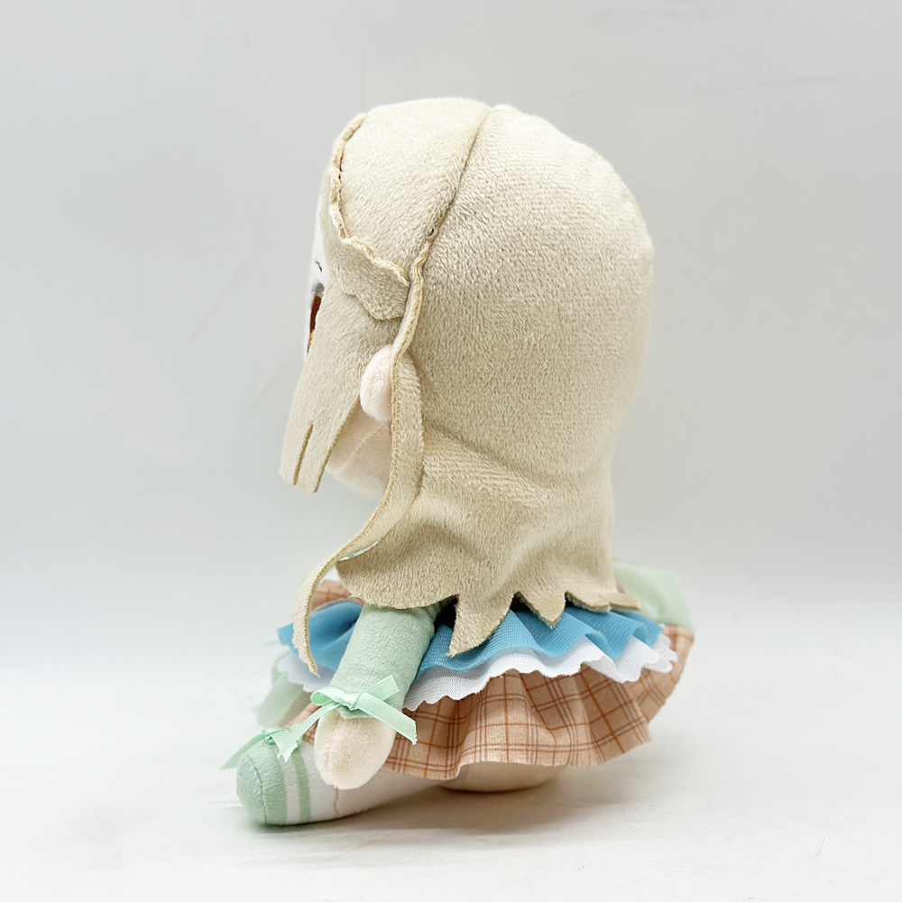 Милая плюшевая игрушка в виде аниме-фигурки девочки в красивом платье. 4