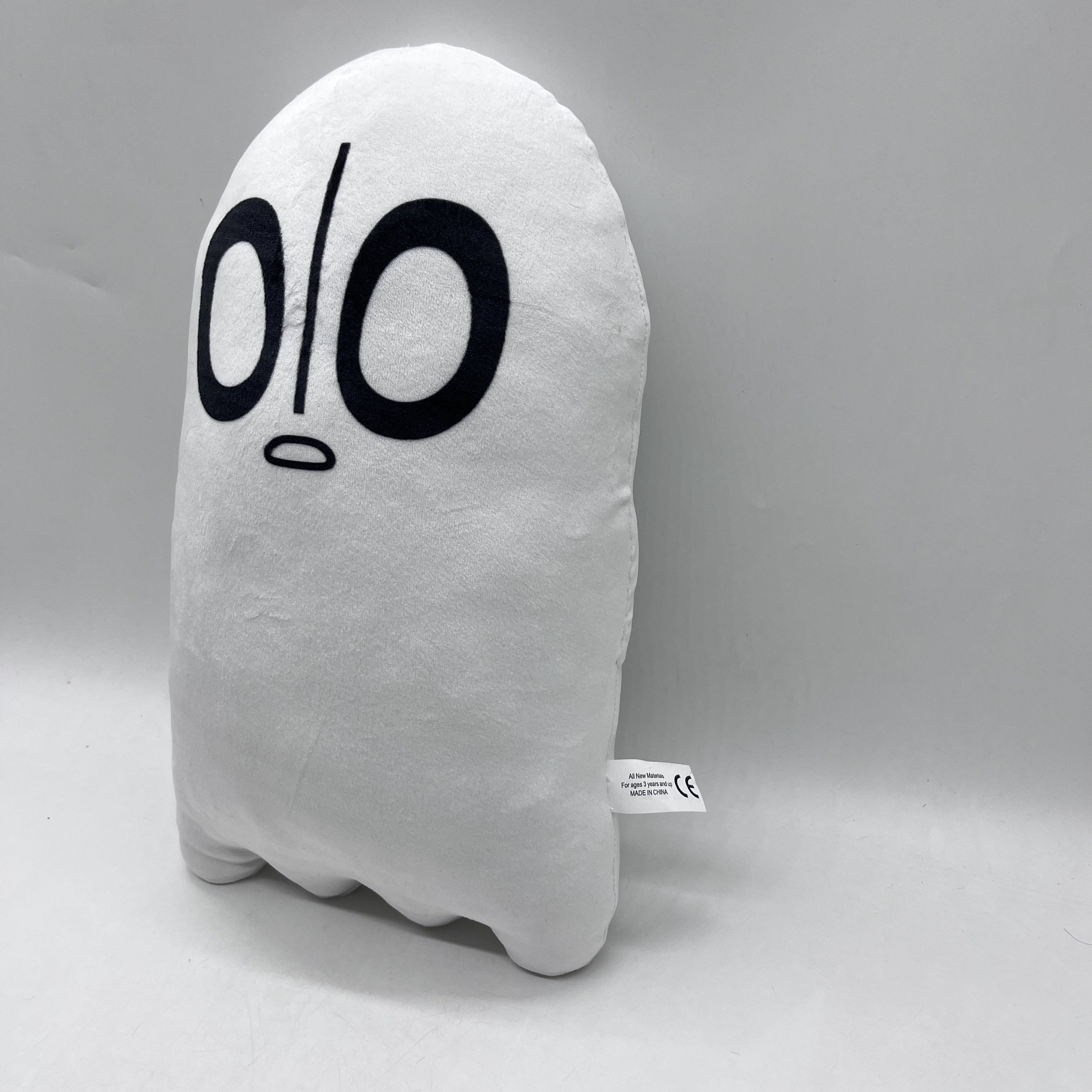 Oreiller Napstablook en peluche 4