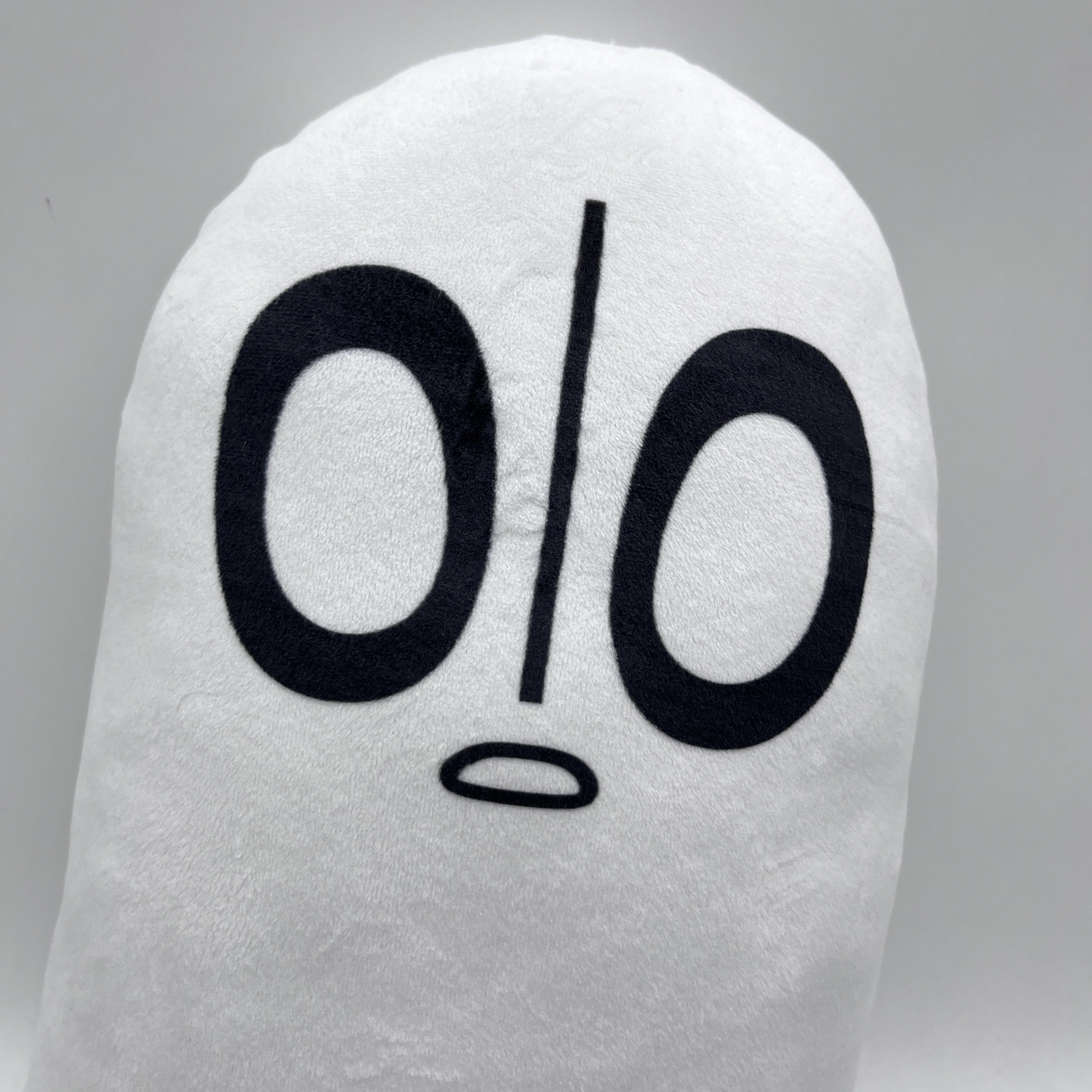 Oreiller Napstablook en peluche 3