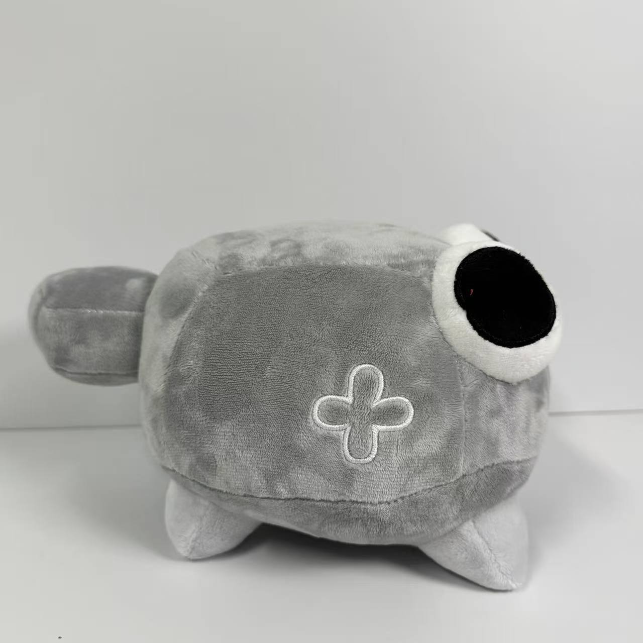 Плюшевая игрушка Dandy's World, серый цвет, 25 см - милая большая игрушка с глазами и бантиком. 23
