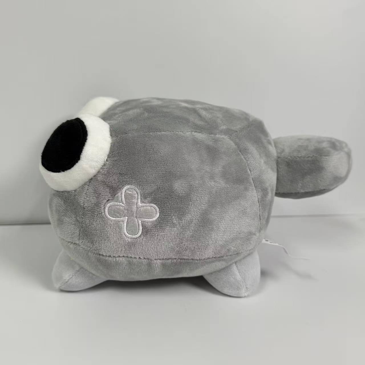 Плюшевая игрушка Dandy's World, серый цвет, 25 см - милая большая игрушка с глазами и бантиком. 15