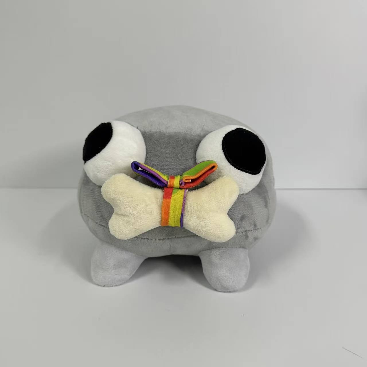 Плюшевая игрушка Dandy's World, серый цвет, 25 см - милая большая игрушка с глазами и бантиком. 16