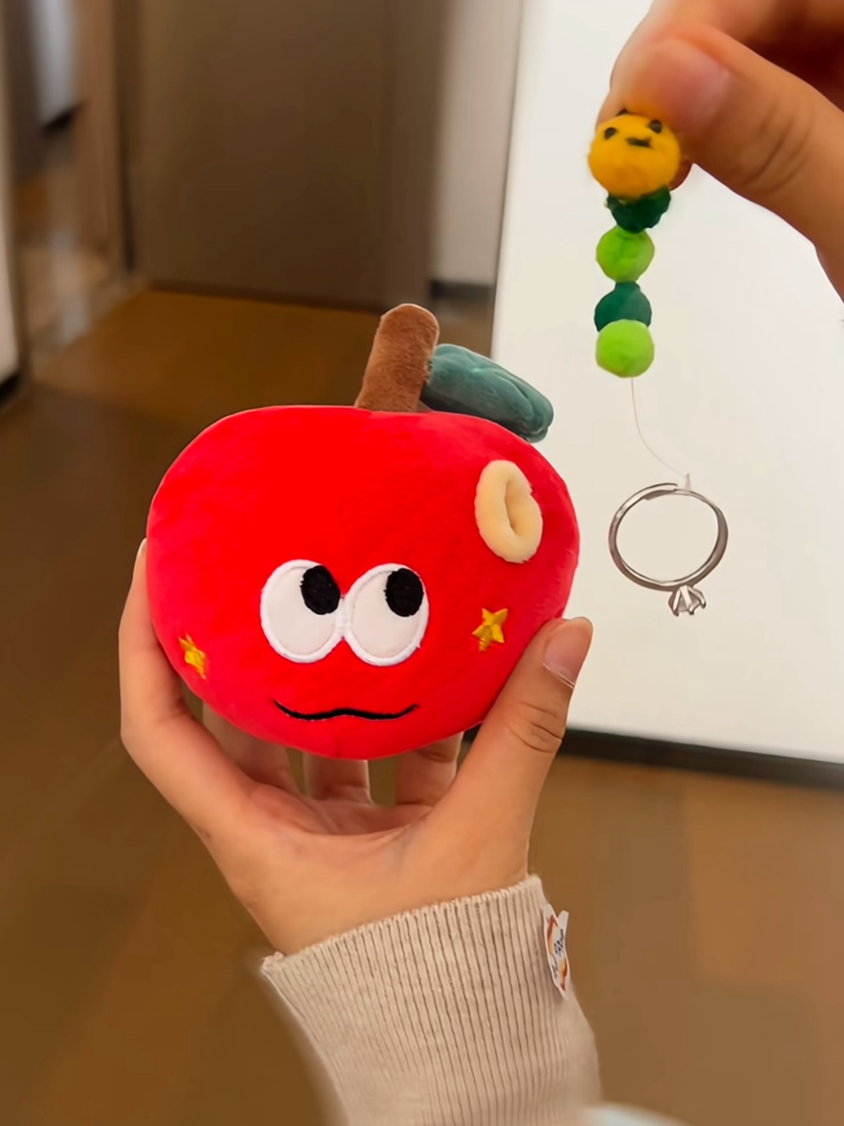 Realistic Apple Plush Toy, Soft Stuffed Fruit Doll for Decoration & Gift 12