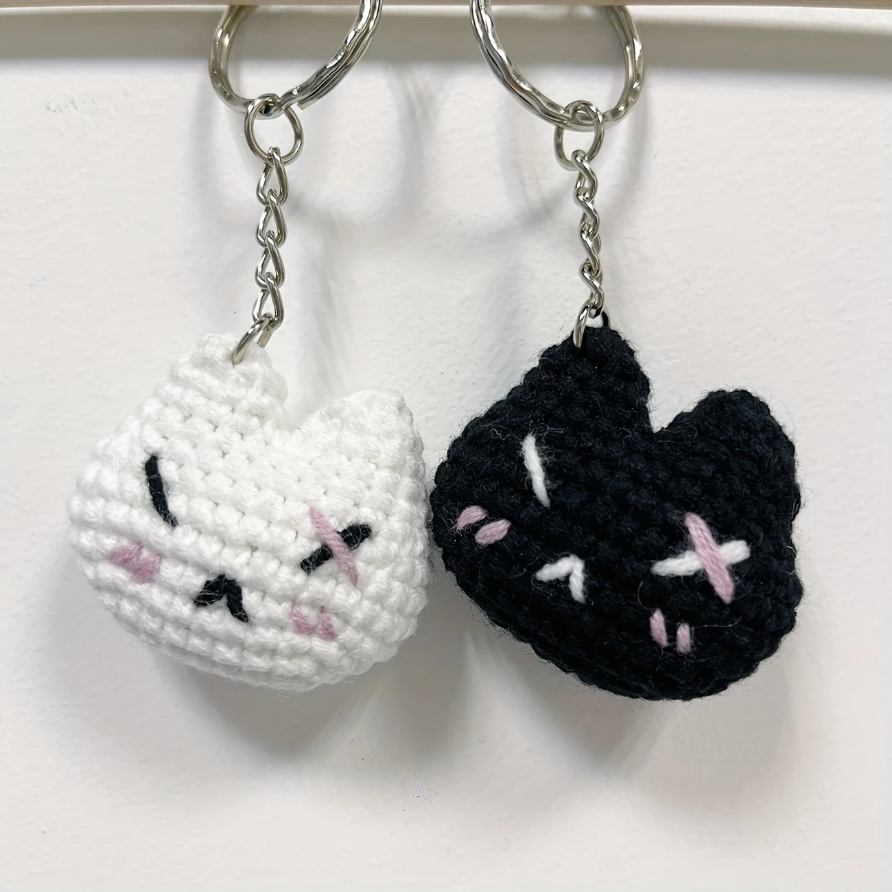 4cm Handmade Knitted Black & White Cat Couple Keychain Ornaments – Cute Mini Hanging Plush Charms Gift 13