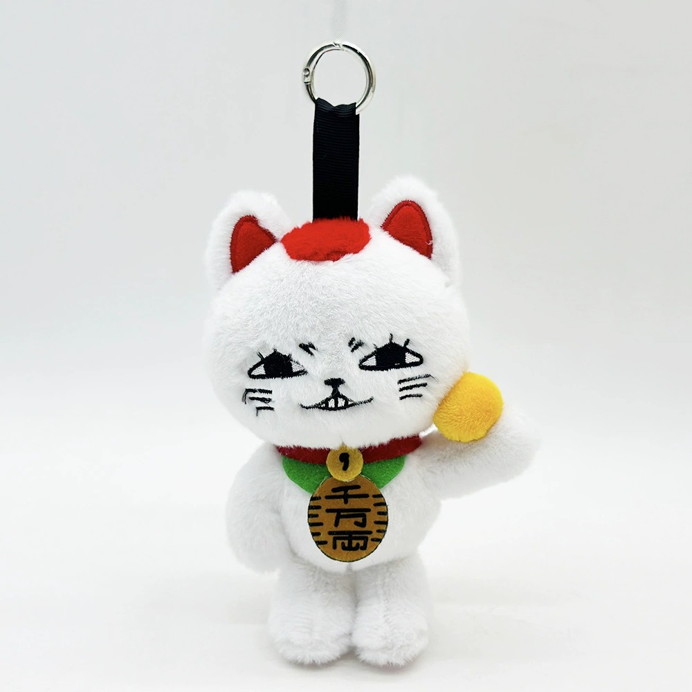 Llavero de peluche Turbo Granny Dandadan de 25 cm: adorable mascota con temática de gato de la suerte para bolsos y objetos de colección. 17