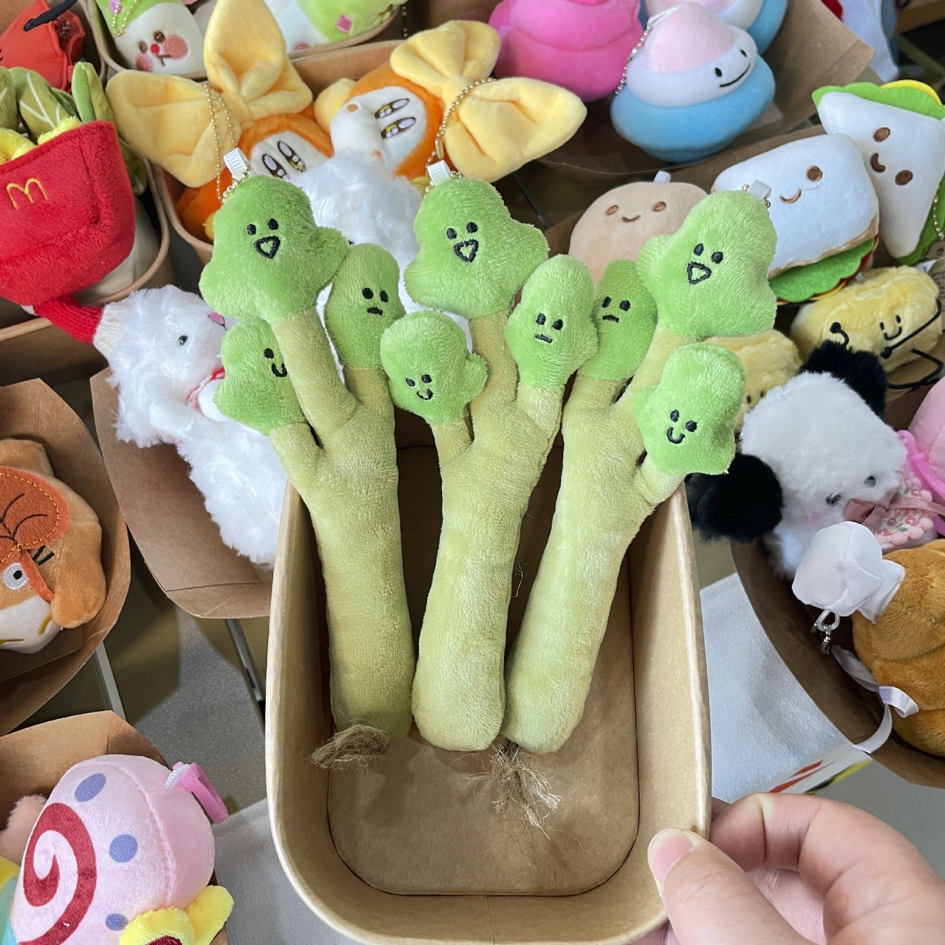 18cm Mini Vegetables &amp; Fruits Plush   Coriander Stuffed Pendant Keychain Embroidered  Backpack Doll PP Filled Keyring 1