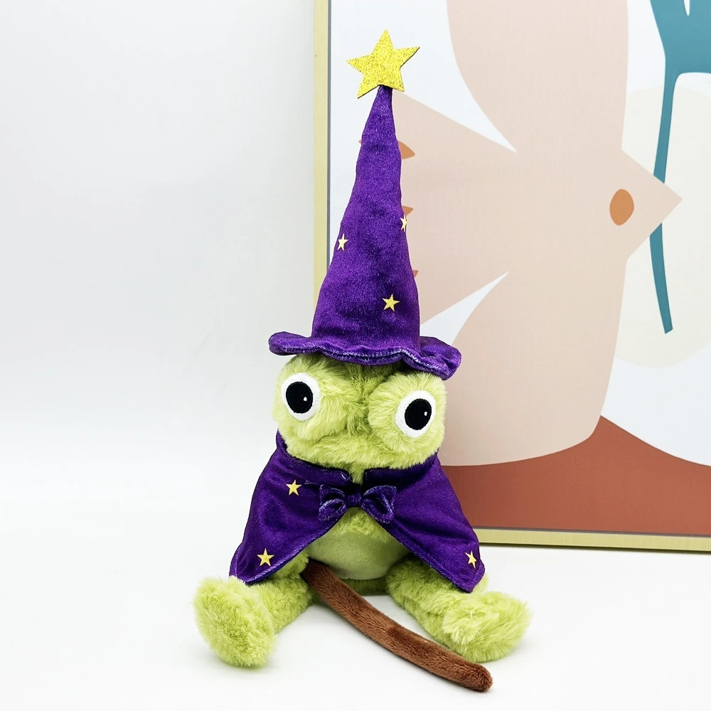 Мягкая игрушка «Лягушка-волшебник из поместья «Лунный свет»» высотой 30 см. Милая волшебная лягушка в сидячем положении, в шляпе и плаще волшебника. Забавная мягкая игрушка. 1