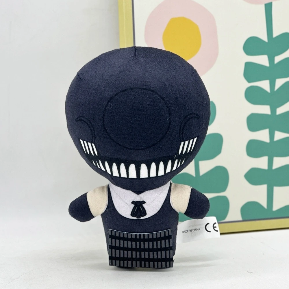 Peluche de motosierra Rezi de 20 cm, personaje espeluznante de la serie Dark, figura negra con dientes afilados y uniforme. 1