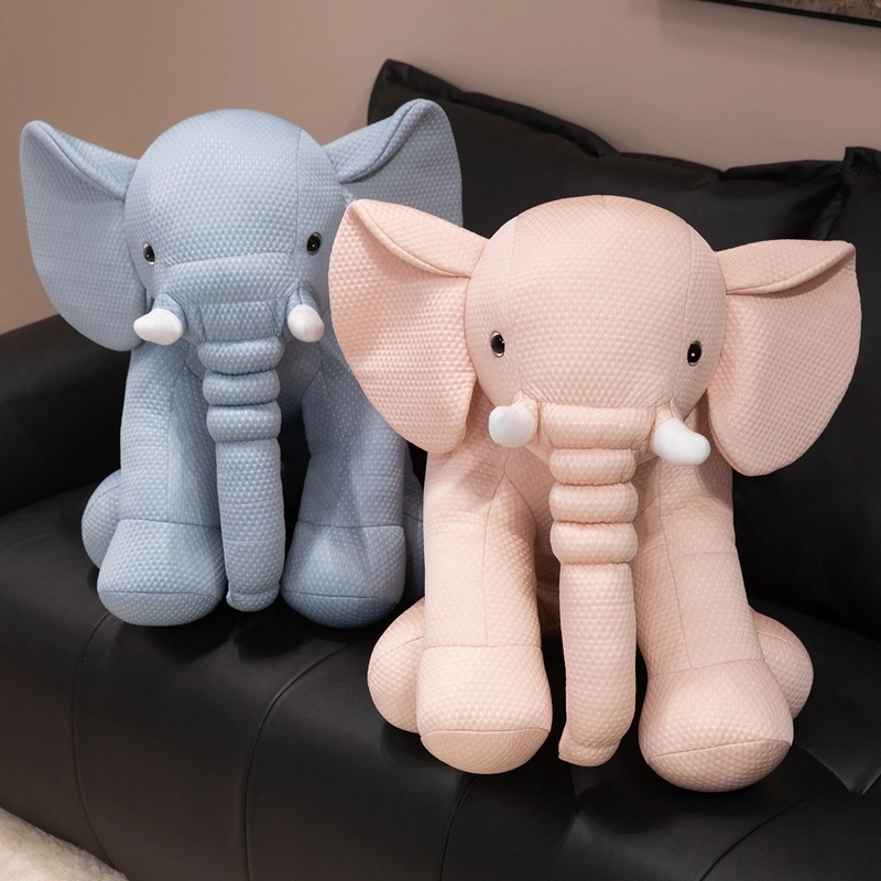 Éléphant en peluche adorable en soie glacée - Peluche éléphant douce et soyeuse, idéale pour l'été et les câlins quotidiens. Son corps moelleux et sa surface en soie glacée lui confèrent un aspect frais et agréable. 1