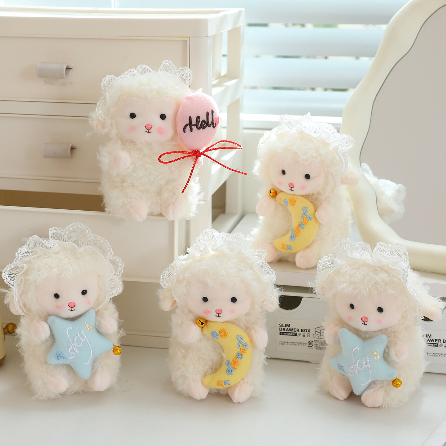 Adorable colgante de peluche de lana con forma de corazón: un bonito y suave colgante para bolsos y llaves. 11