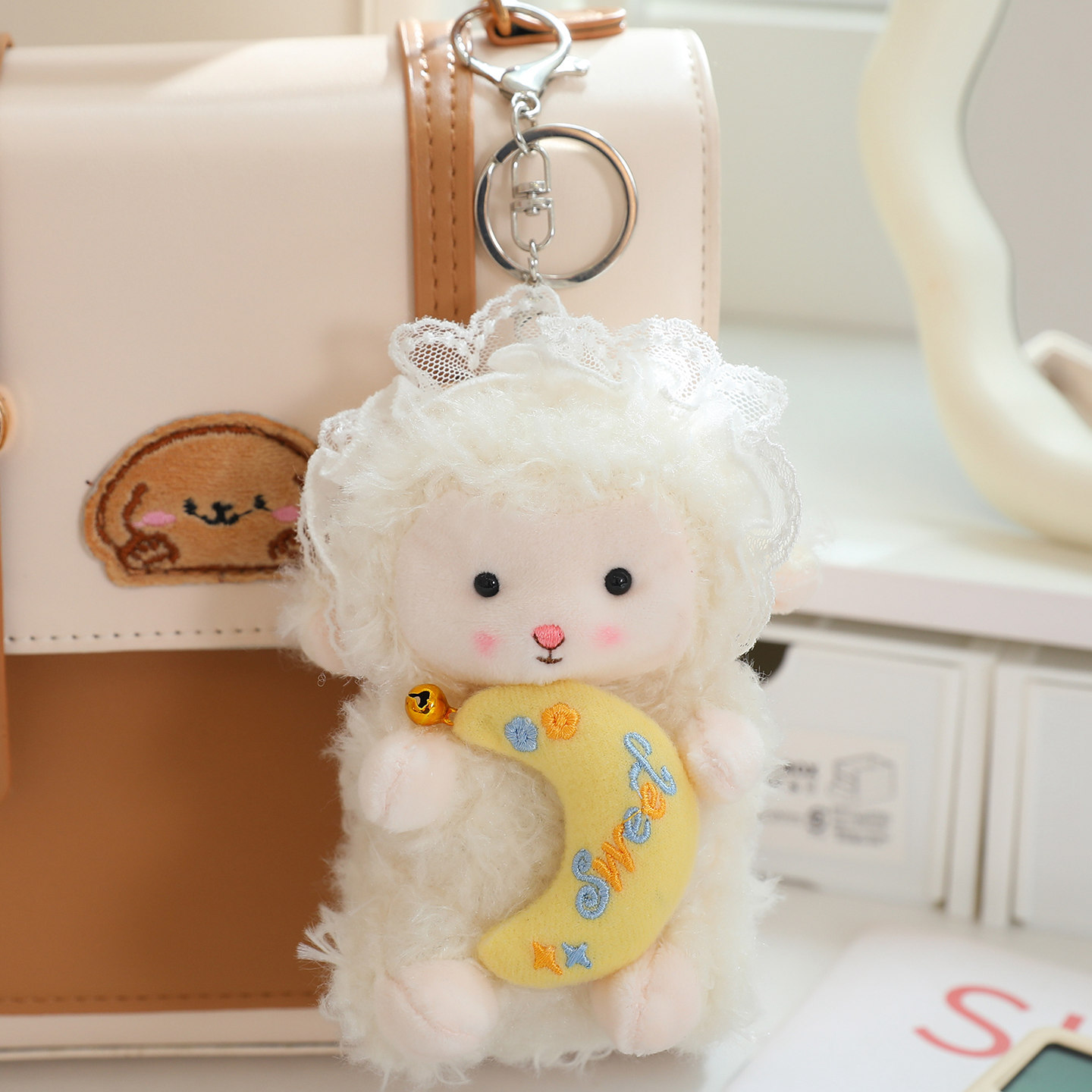 Adorable colgante de peluche de lana con forma de corazón: un bonito y suave colgante para bolsos y llaves. 13
