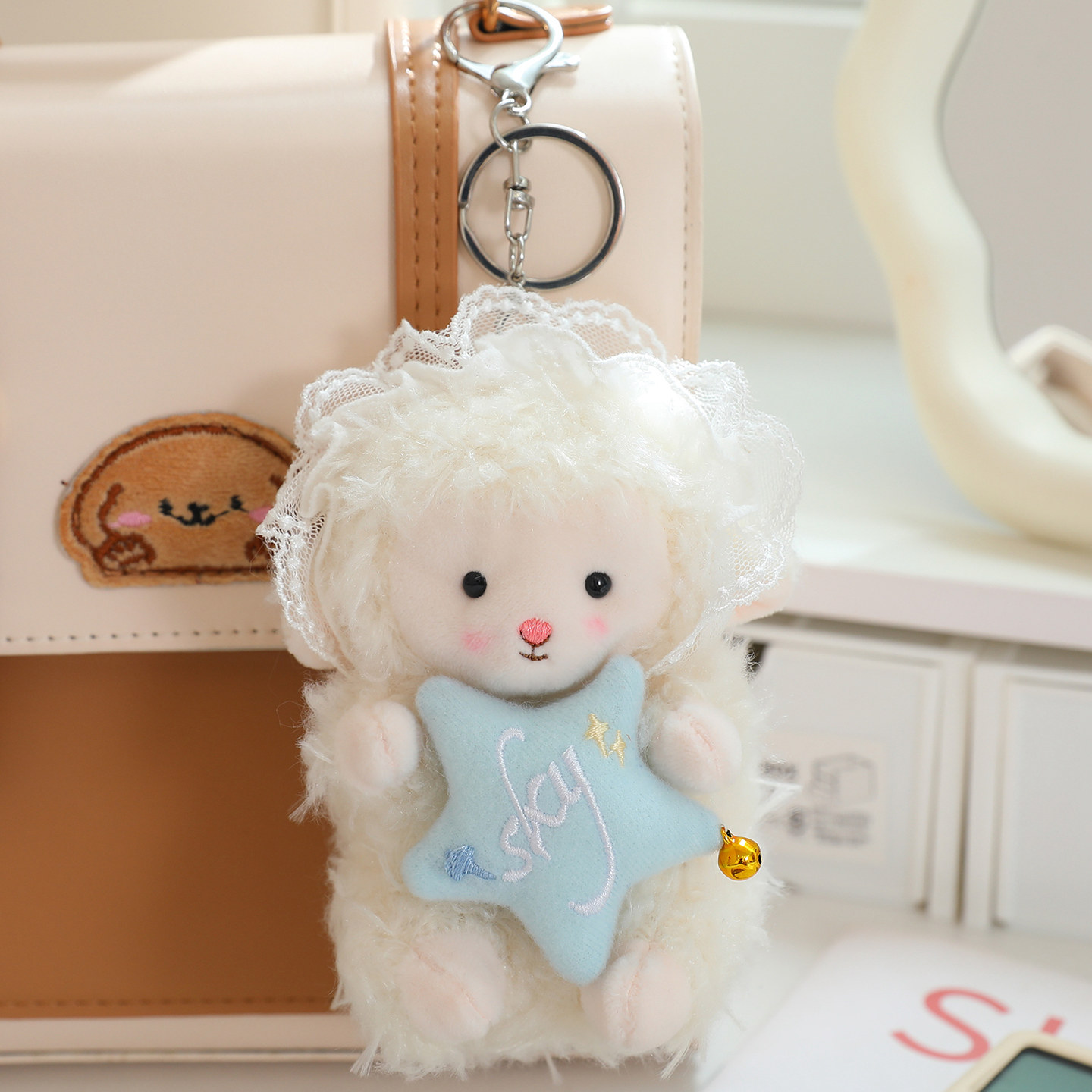 Adorable colgante de peluche de lana con forma de corazón: un bonito y suave colgante para bolsos y llaves. 15