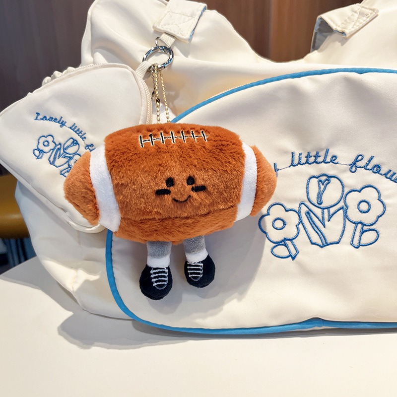 Lindo llavero de peluche de fútbol con patas - Adorables deportes - Abalorio para bolso temático 13