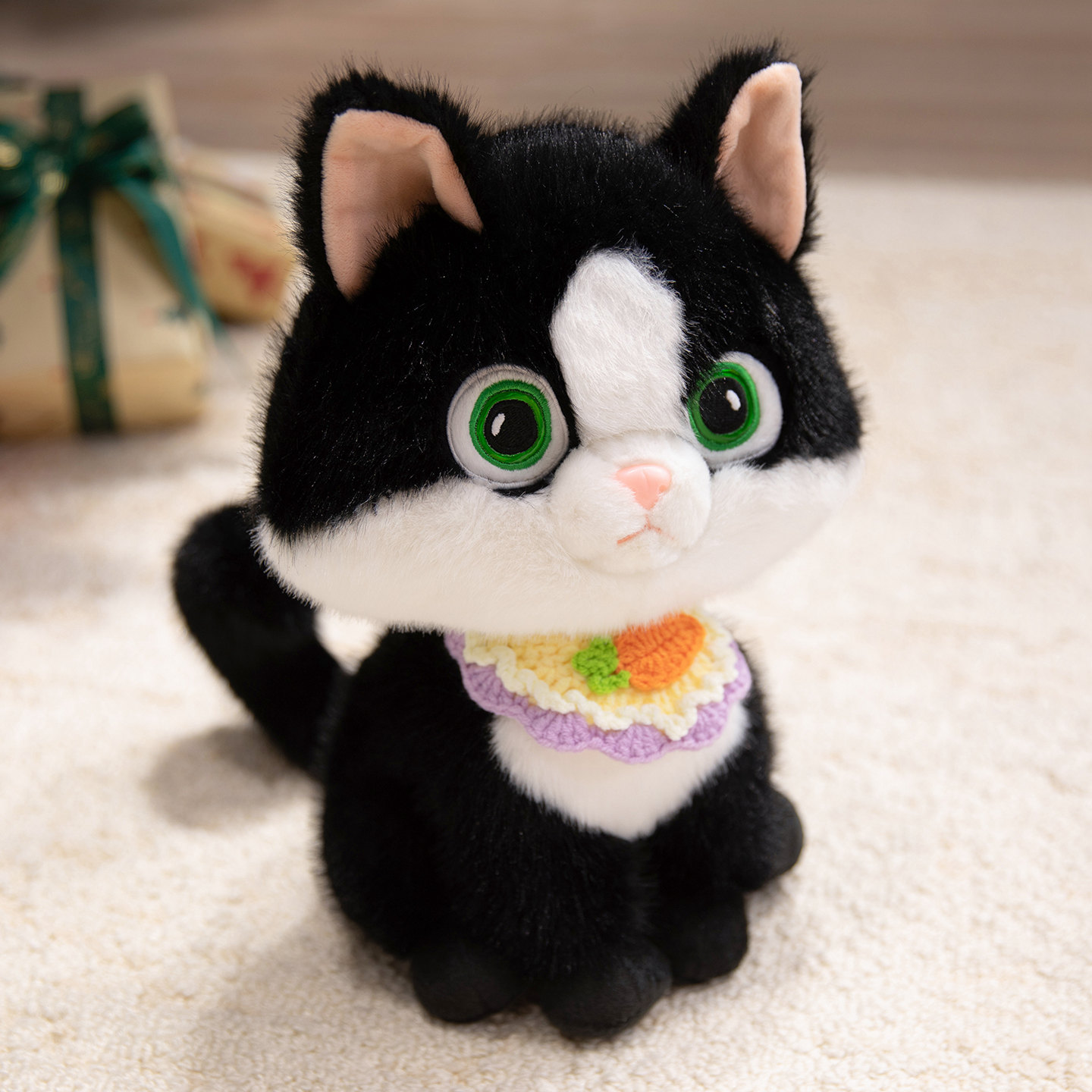 Diseño creativo de muñecos de peluche gatitos Devon Rex con formas lindas, que usan baberos y son excelentes regalos para los niños. 14