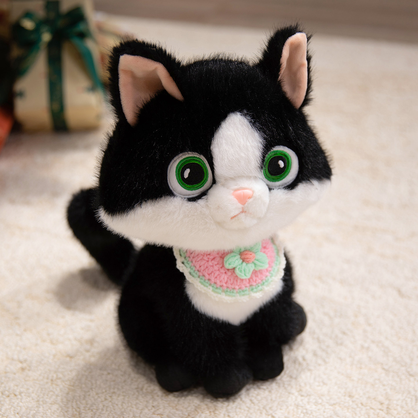 Diseño creativo de muñecos de peluche gatitos Devon Rex con formas lindas, que usan baberos y son excelentes regalos para los niños. 16