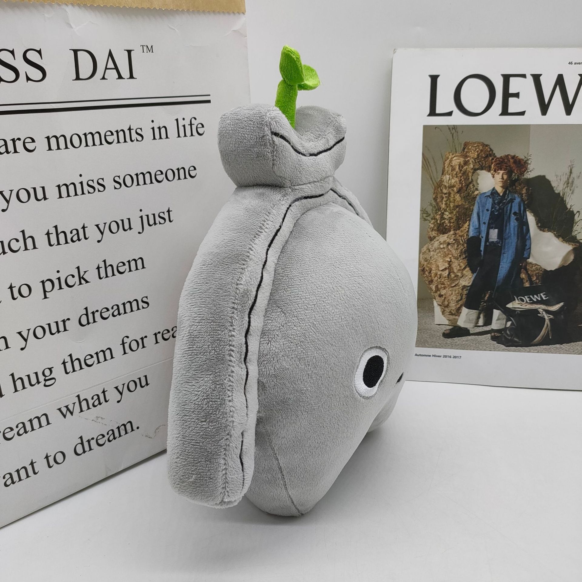 Peluche Koco Sad Sprout de Sonic Frontiers de 26 cm: adorable planta gris de 26 cm con hojas, suave almohada kawaii. 19