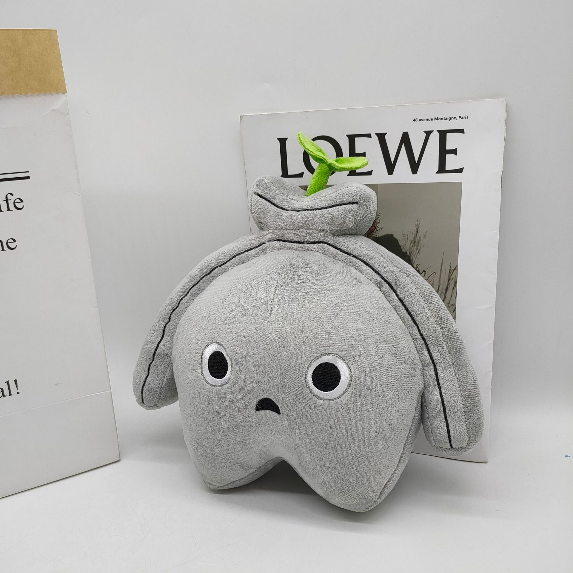 Peluche Koco Sad Sprout de Sonic Frontiers de 26 cm: adorable planta gris de 26 cm con hojas, suave almohada kawaii. 15