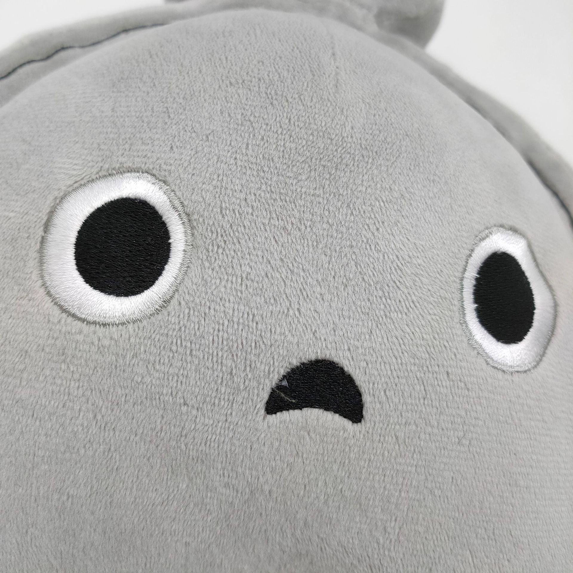 Peluche Koco Sad Sprout de Sonic Frontiers de 26 cm: adorable planta gris de 26 cm con hojas, suave almohada kawaii. 18