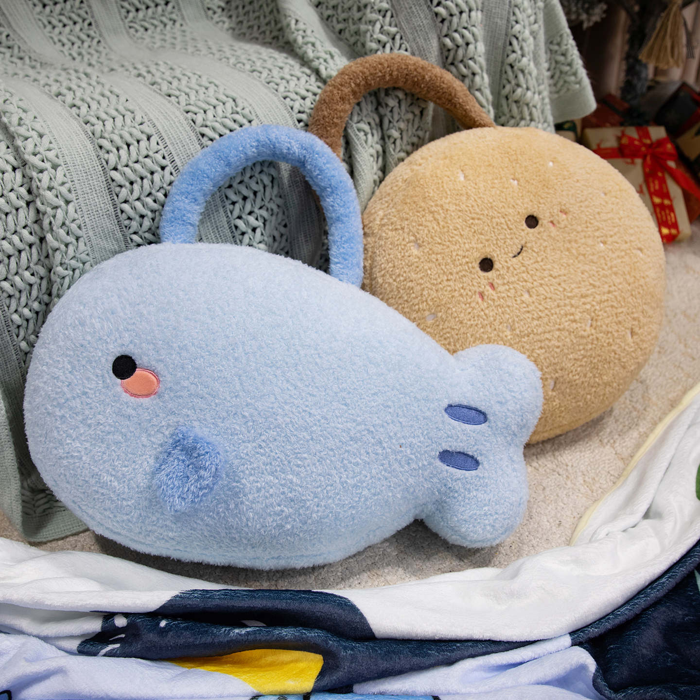 Creative Design of Slacking off and Empty Promises Plush Doll Handbag, a Must - have for Office Workers, with a Blanke 13