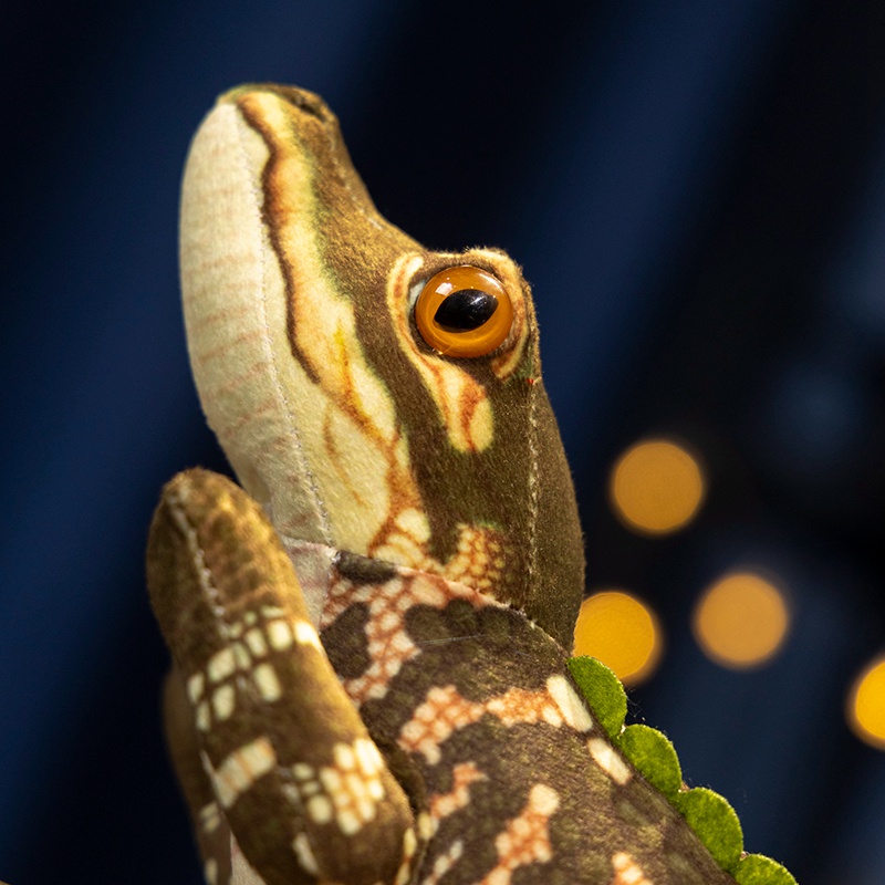 Peluche crocodile au design créatif et à la forme adorable, un compagnon chaleureux pour les enfants, un cadeau idéal et un bel objet de décoration. 16