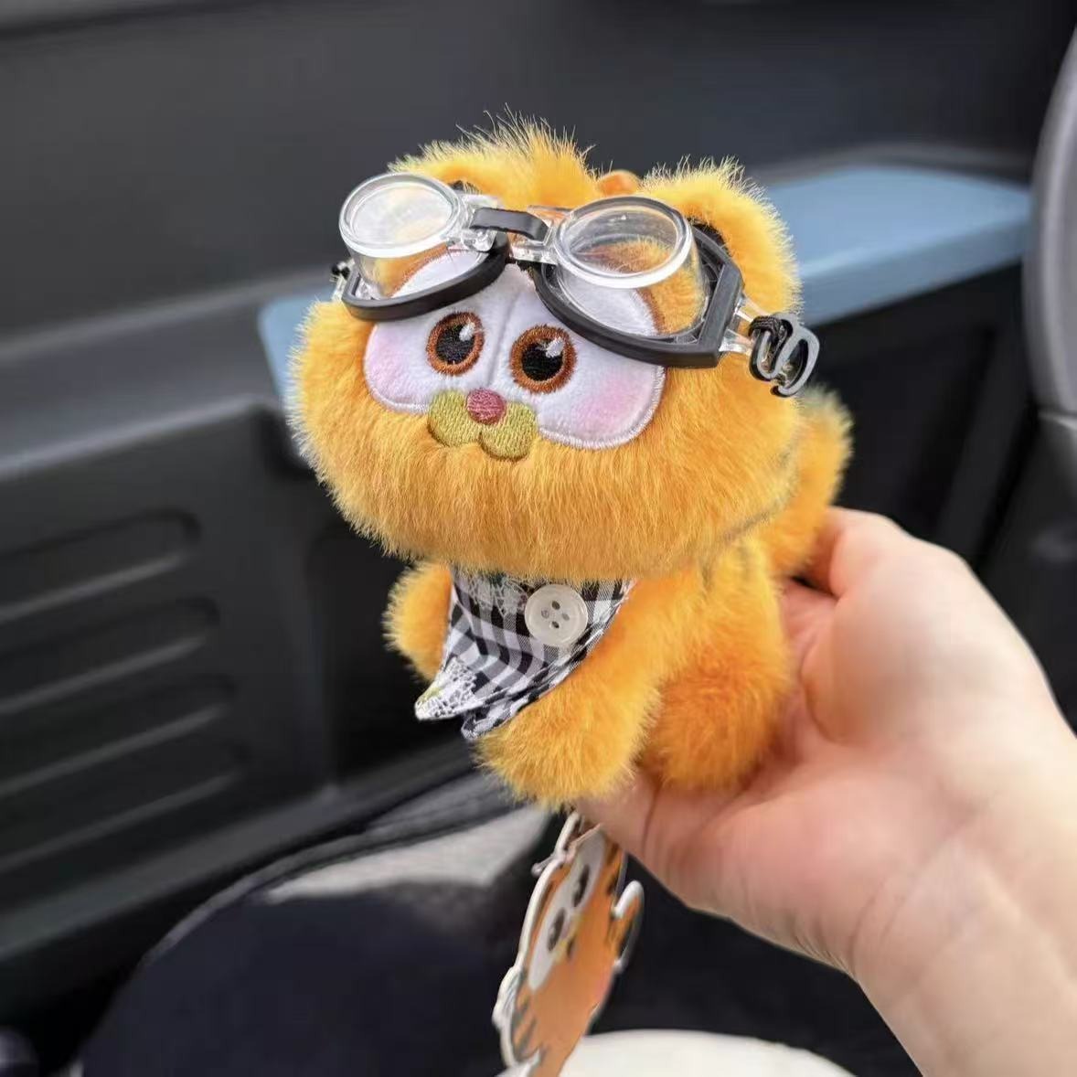 2025 Vente en gros 10 cm Nouveau pendentif de sac à main populaire Garfield, le chat chef cuisinier, porte-clés mignon 18