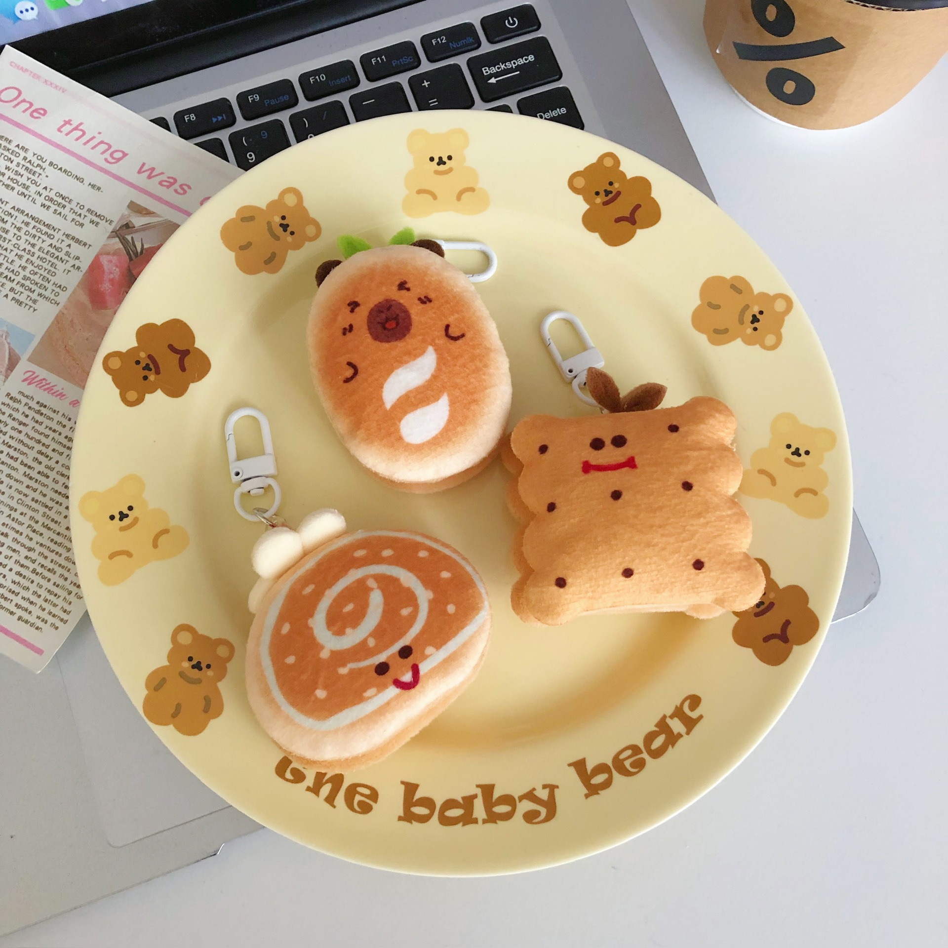 Craft 5cm Miniature Food Theme Plush Keyring Simulation Artificial Design Bread Hamburger Flat Back Charm Plush keychian 18