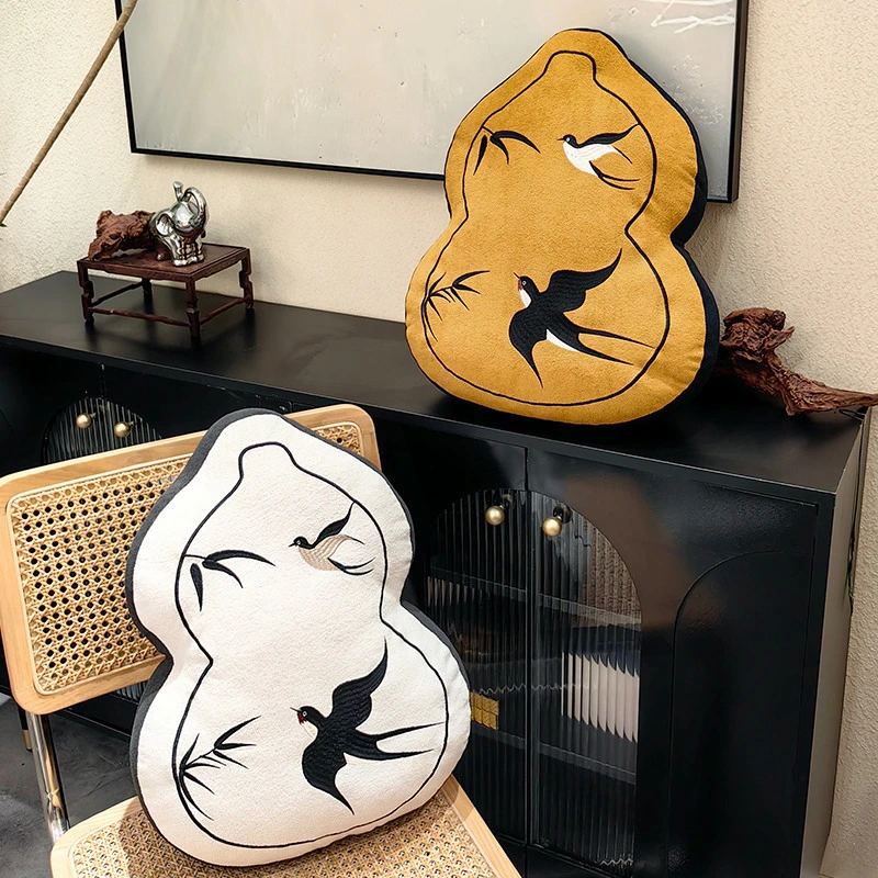 Creative design of plush toys with new Chinese style pillows, soft, comfortable and fashionable home styling 1