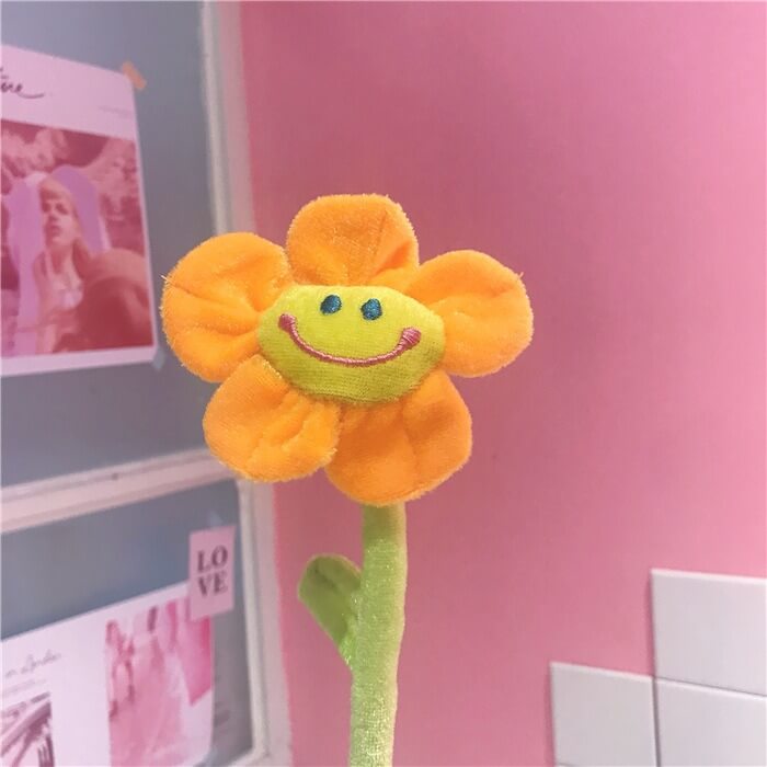 China Factory Supply Artificial Plush Bouquet Smiling Face Sunflower Daisy Flower Toy Homemade Pendant 16