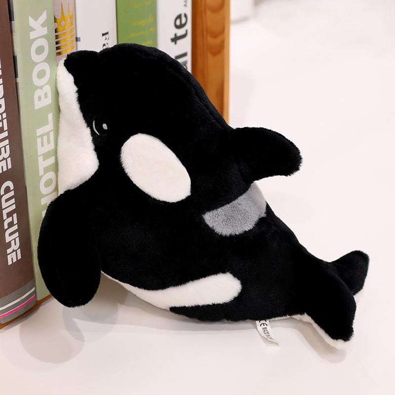 La peluche Orca est un personnage de dessin animé doux et mignon, agréable au toucher et sans perte de poils. 13