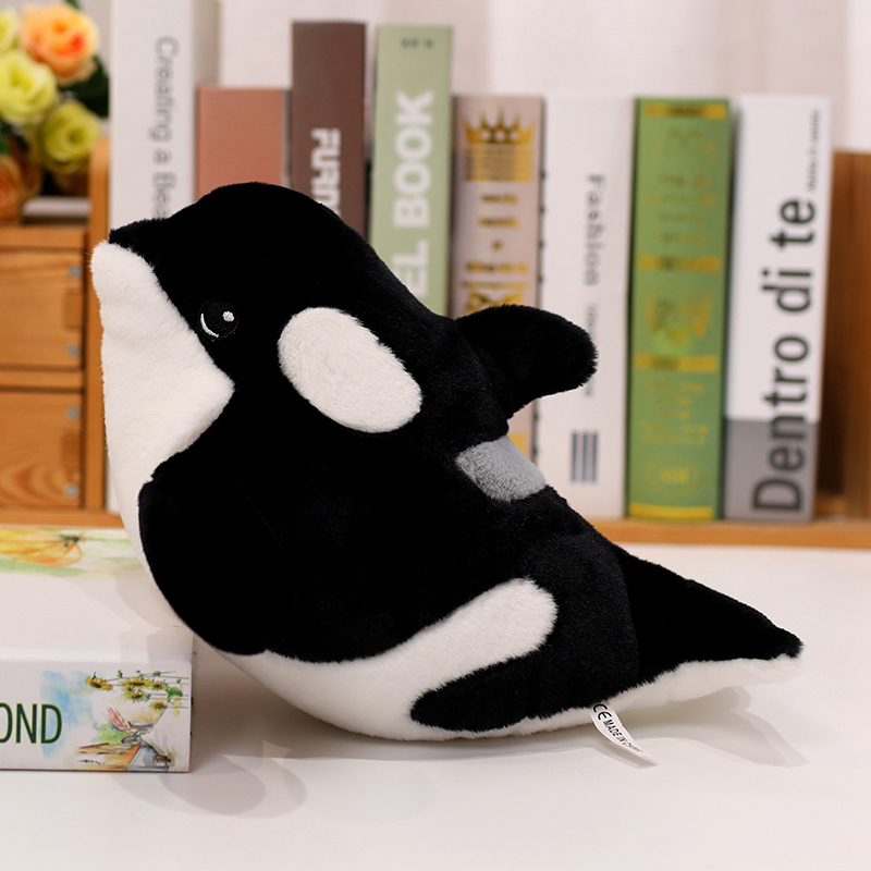 La peluche Orca est un personnage de dessin animé doux et mignon, agréable au toucher et sans perte de poils. 12