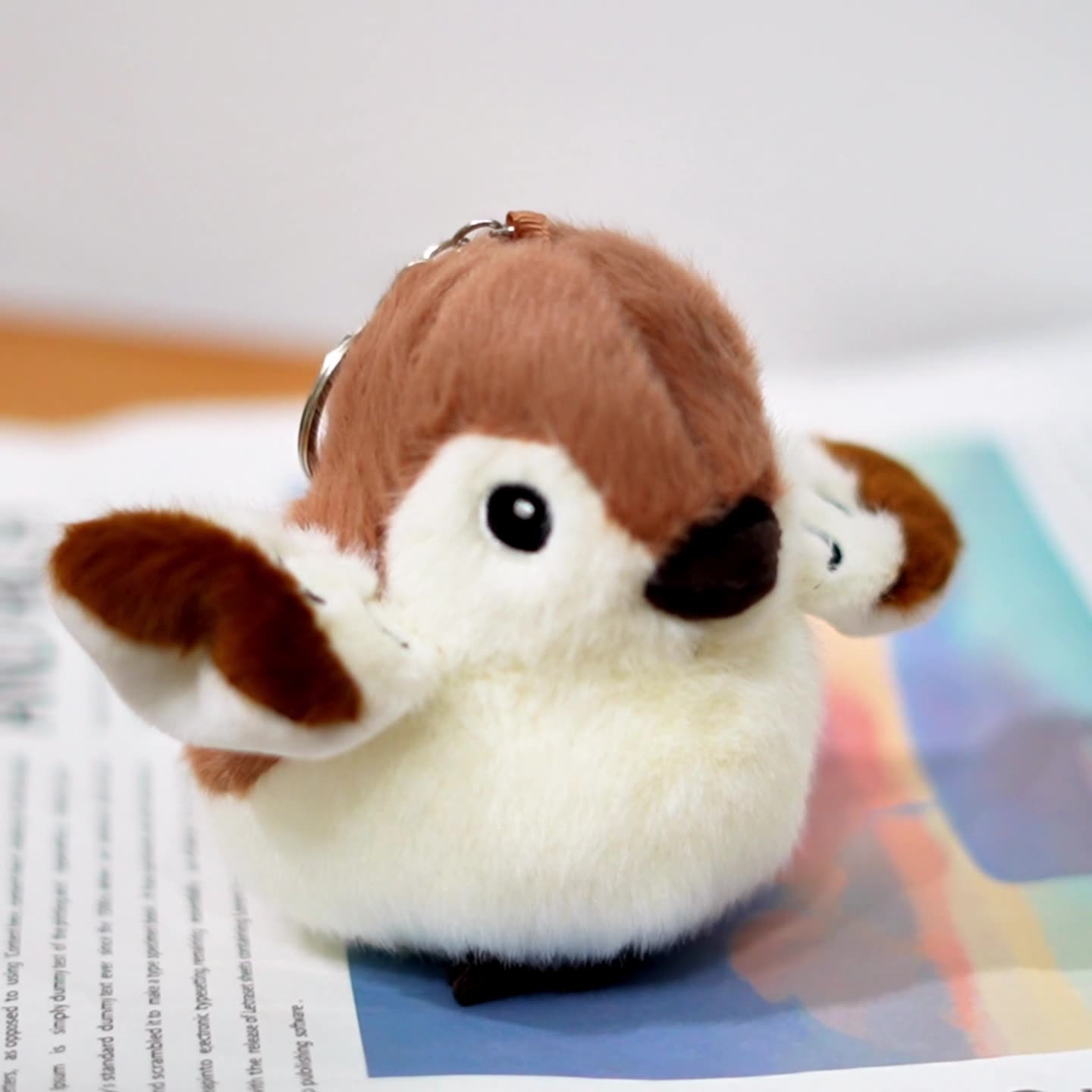 Llavero de peluche de pájaro pinzón de 12 cm al por mayor, mini peluches suaves, muñeco de gorrión para decoración del hogar. 10