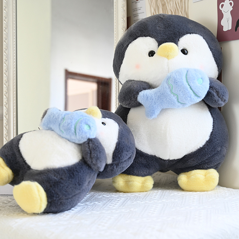 Peluche de pingüino de múltiples especificaciones para sostener peces, diseño creativo, lindo, suave y cálido para decorar el hogar. 13