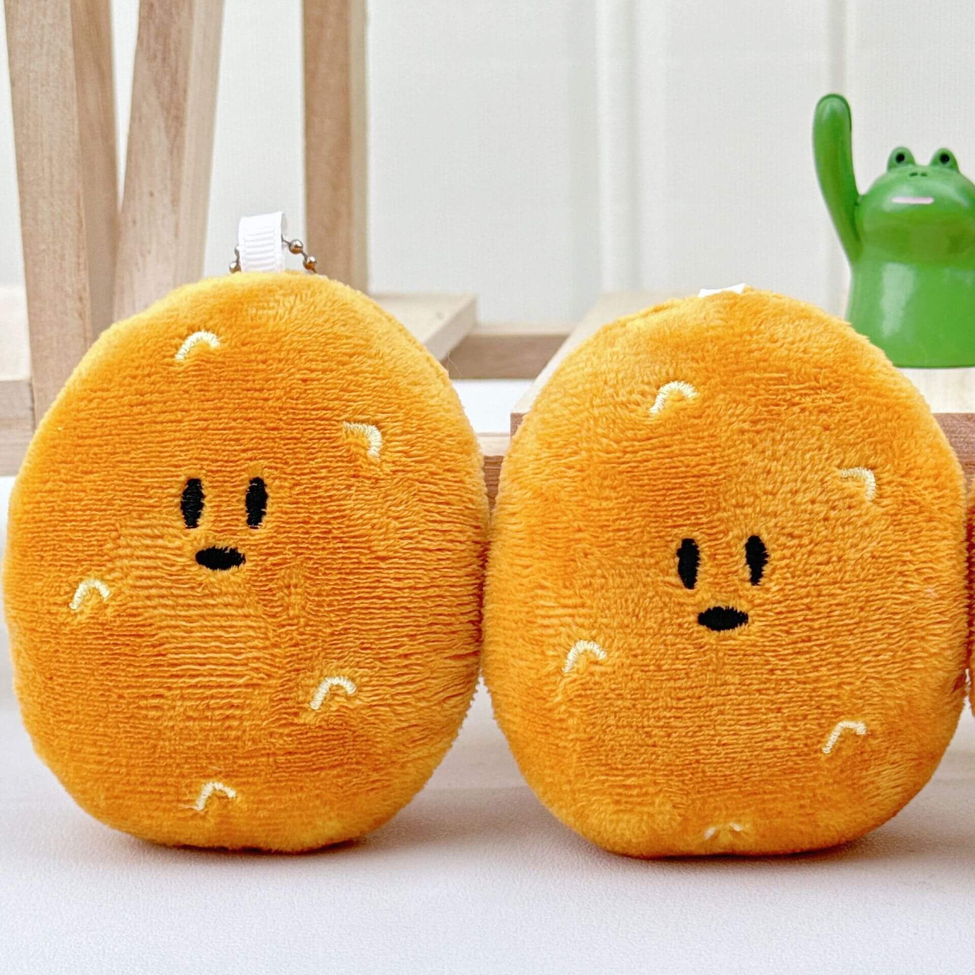 Venta al por mayor de 9 cm de patata de peluche pequeño colgante lindo llavero de peluche kawaii fabricante de peluche fabricación 12